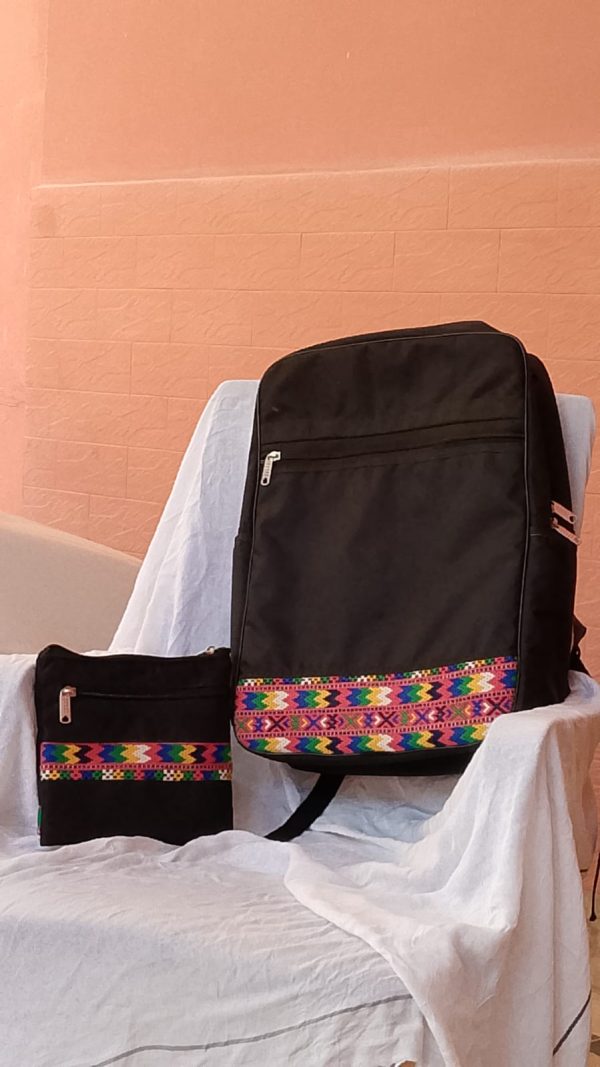 Elegant Handmade Traditional Handbag – A Timeless Cultural Accessory